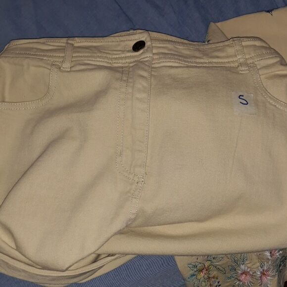 Denim and Company size small embroidery pants - Picture 7 of 8